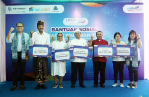 FIFGROUP Serahkan Bantuan Sosial kepada Perwakilan 5 Agama di  Kota Semarang